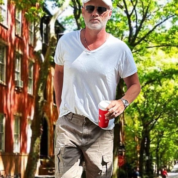 Meet your Posher, Stephen - Picture 8 of 10